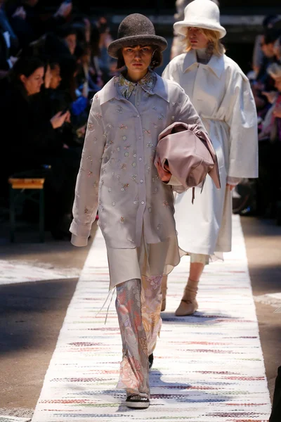 Look 4